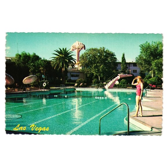 Vintage Postcard Flamingo Hotel Casino Swimming Pool Resort Scalloped Edge NV - Picture 1 of 2
